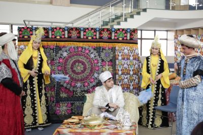 Uzbek Drama Club Brings "Qovun Voqeasi" to Life at WIUT