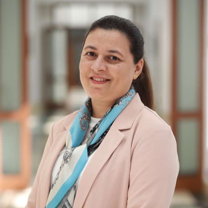 Dr. Muzna Rahman